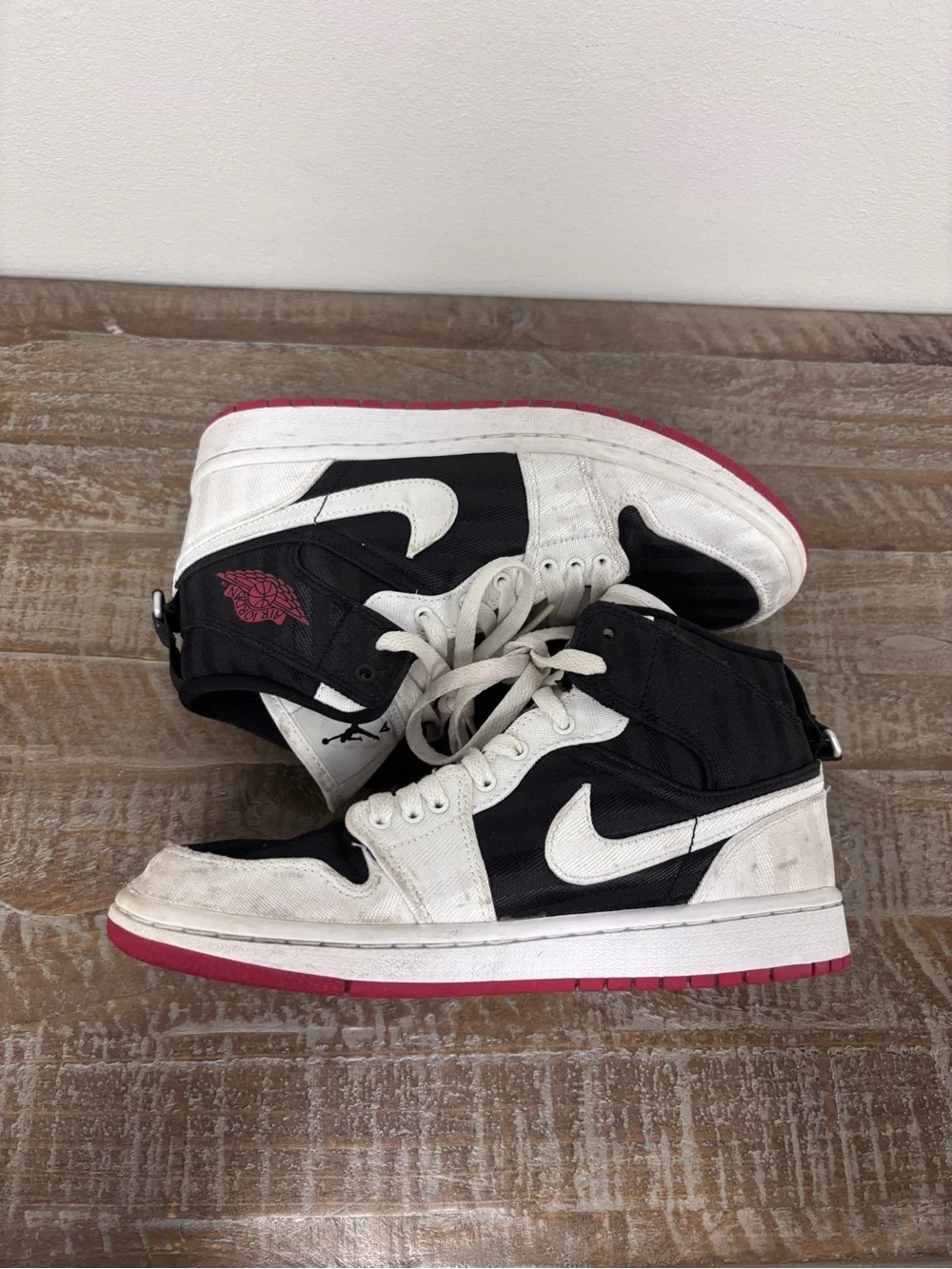 Jordan 1 Mid SE Utility Canvas Sneaker in White & Black